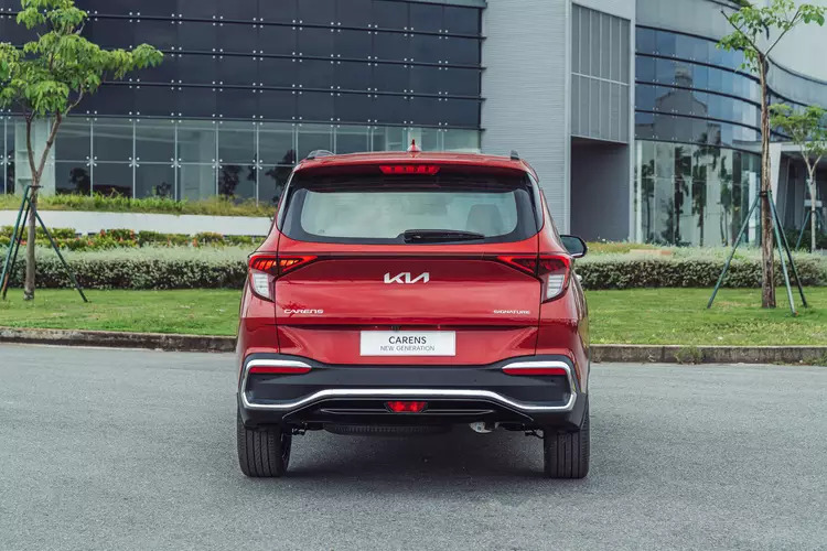 Kia Carens thế hệ mới 2023 chính thức ra mắt tại Việt Nam: chốt giá từ 619 triệu, thêm bản 6 chỗ ngồi