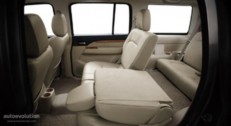 Ford Everest 2015 sẽ có giá bán từ 830 triệu đồng Ford Everest 2015 sẽ có giá bán từ 830 triệu đồng