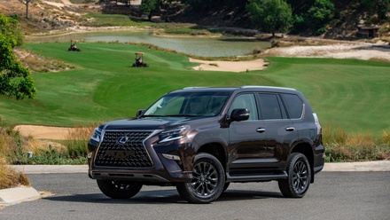 lexus-tang-gia-ban-xe-trong-thang-11-2.JPG
