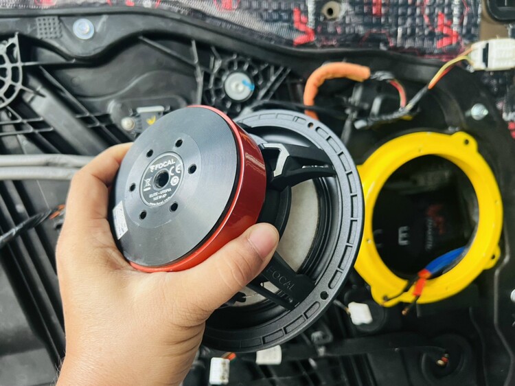 Hyundai Santafe 2020 Với Bộ Loa Focal UTOPIA Chơi Full Active Phía Trước Hyundai Santafe 2020 Với Bộ Loa Focal UTOPIA Chơi Full Active Phía Trước