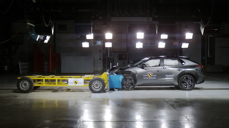 Euro NCAP công bố loạt 15 xe an toàn chuẩn 5 sao: Có Toyota Corolla Cross, Hyundai IONIQ 6
