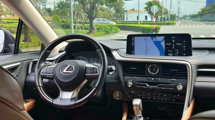 Lexus RX300 noi that.jpg