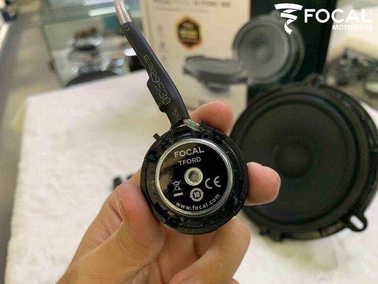 Cấu Hình Loa FOCAL INSIDE (Plug & Play) Dành Cho Các Dòng Xe Ford