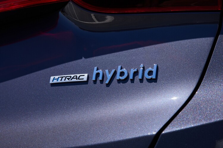 Hyundai Santa Fe 2022 bổ sung thêm bản Hybrid, chỉ 6,0L/100 km