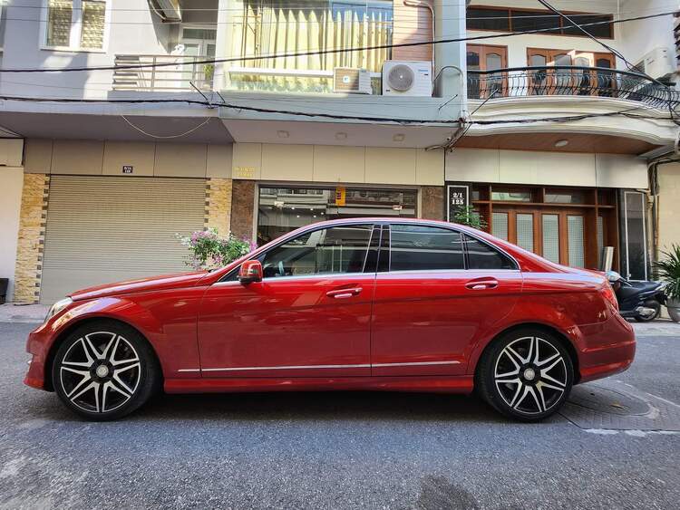 Có nên mua xe C300 AMG plus 2013? Xe đi 9 năm sẽ phải thay những phụ tùng gì?