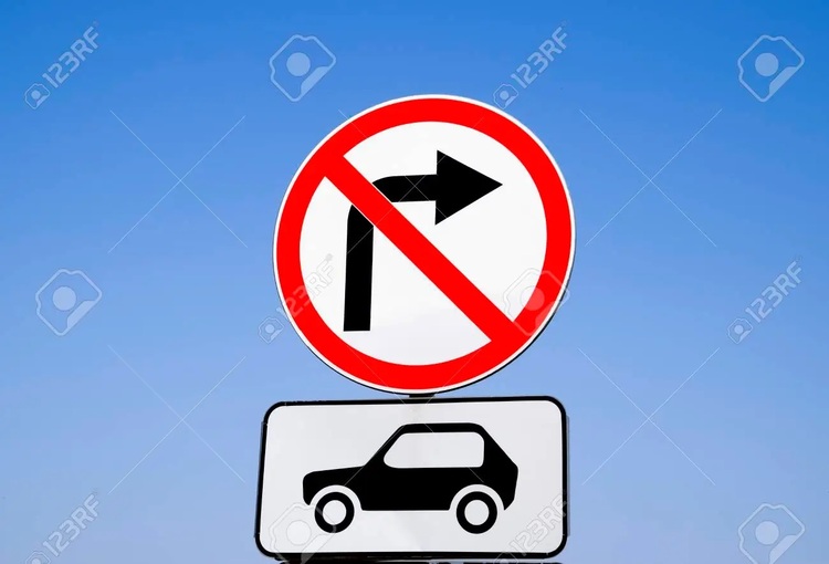 Xin hỏi biển báo làn đường này hiểu thế nào? chạy sao cho đúng? Xin hỏi biển báo làn đường này hiểu thế nào? chạy sao cho đúng?