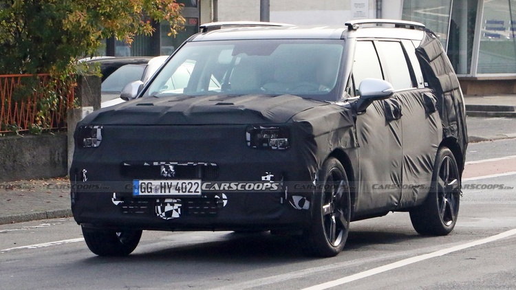 Hyundai Santa Fe 2024 "quyết" trở thành bản sao Land Rover với nội thất na ná