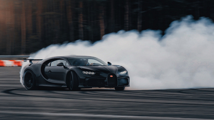Bugatti-Chiron-Pur-Sport-Drifting-The-C-6.jpg
