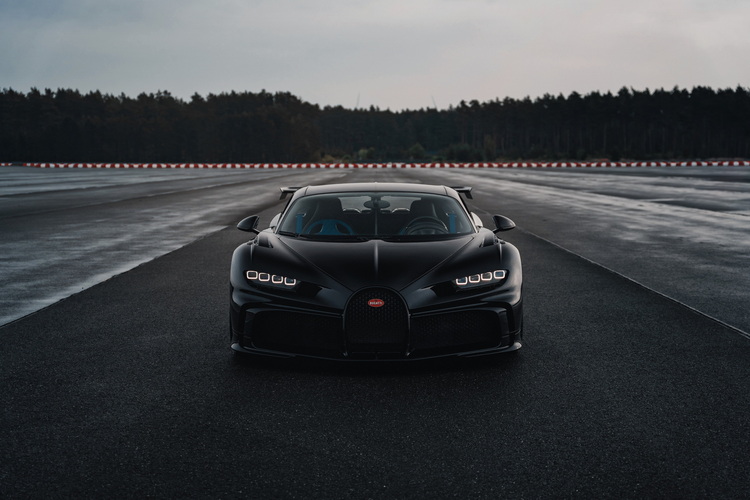 Bugatti-Chiron-Pur-Sport-Drifting-The-C-10.jpg