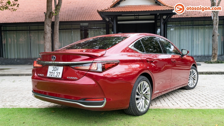 otosaigon.com-lexus-es-350-2022-12.jpg