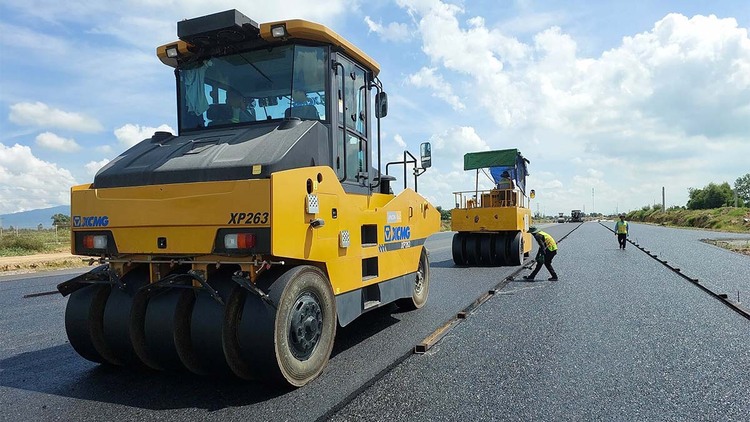 Cận cảnh hiện trạng 2 dự án cao tốc qua Bình Thuận trước một tháng thông xe kỹ thuật như cam kết