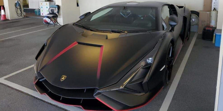 Siêu xe Lamborghini Sian triệu đô hé lộ mức giá trước khi về Việt Nam