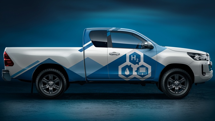 Toyota-Hilux-hydrogen-fuel-cell-prototype-2.jpg