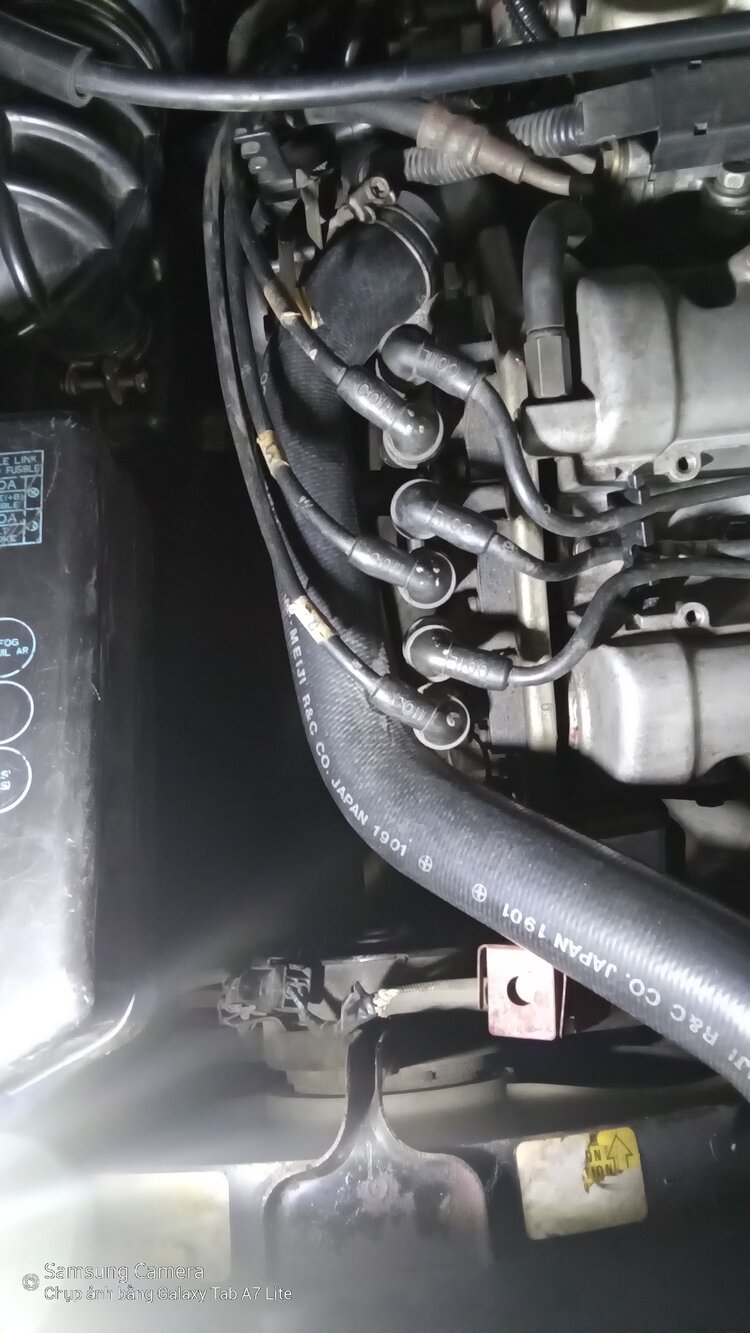 Em tự đại tu xe Mitsubishi 26 năm tuổi. Em tự đại tu xe Mitsubishi 26 năm tuổi.