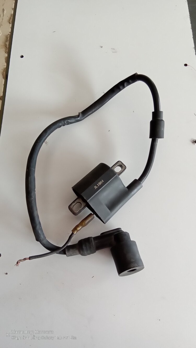 Em tự đại tu xe Mitsubishi 26 năm tuổi. Em tự đại tu xe Mitsubishi 26 năm tuổi.