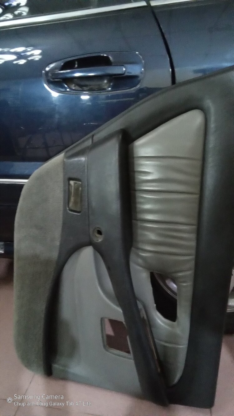 Em tự đại tu xe Mitsubishi 26 năm tuổi. Em tự đại tu xe Mitsubishi 26 năm tuổi.