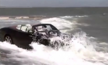 washing-your-rolls-royce-phantom-drophead-coupe-in-the-ocean-is-a-bad-idea-video-96961_1.jpg