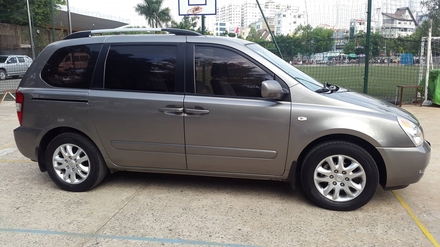 Kia Carnival 2007.jpg