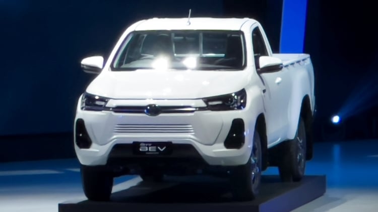Toyota hé lộ bộ đôi bán tải chạy điện tại Thái, Hilux EV sẽ ra mắt trong năm 2023