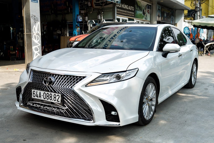 Trải nghiệm Lexus Hybrid trên ES300h: tĩnh lặng, đầy tinh tế nhưng không kém phần mạnh mẽ