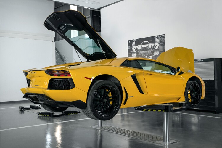 Triệu hồi siêu xe Lamborghini Aventador và Urus tại thị trường Việt