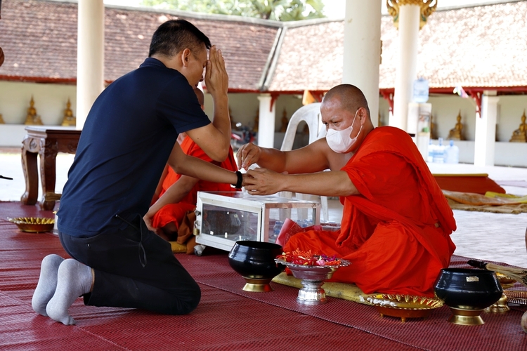 Caravan Laos (8).jpg Caravan Laos (8).jpg