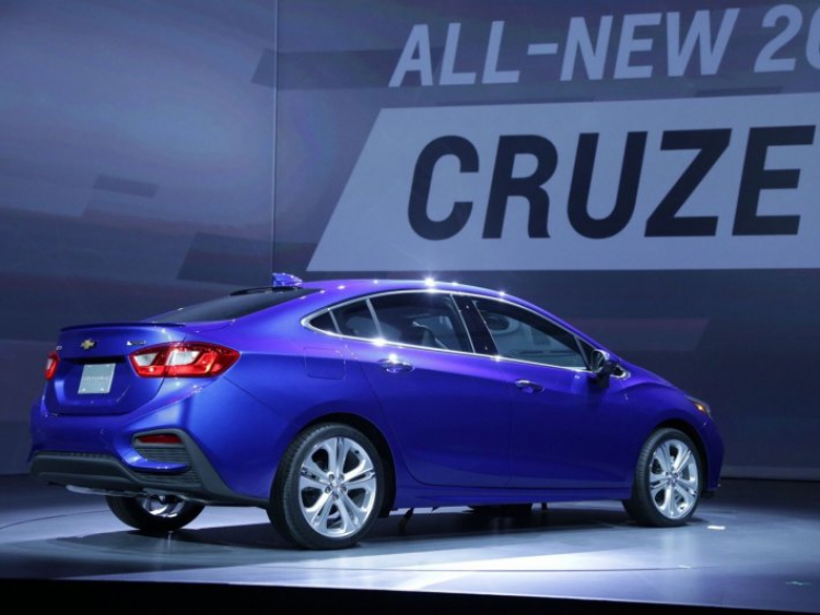 Chevrolet Cruze 2016 chính thức “trình làng”