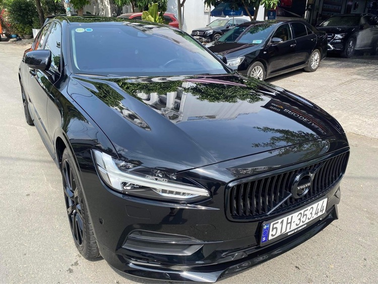 Chính chủ bán xe VOLVO S90 - 2020 Black (18.000 km)