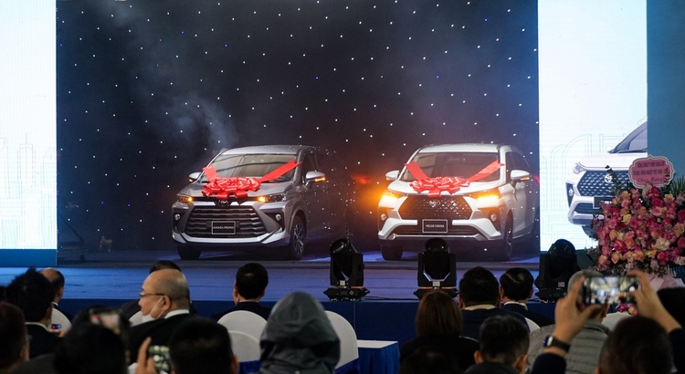 Xuất xưởng bộ đôi Toyota Veloz Cross và Avanza Premio lắp ráp tại Việt Nam