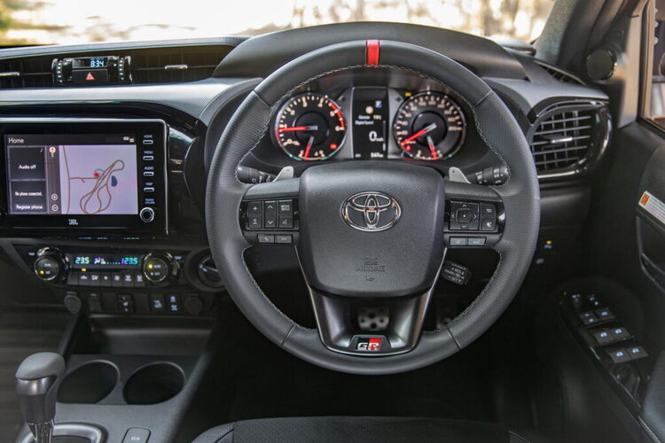 toyota-hilux-gr-sport-2023-15.jpg toyota-hilux-gr-sport-2023-15.jpg