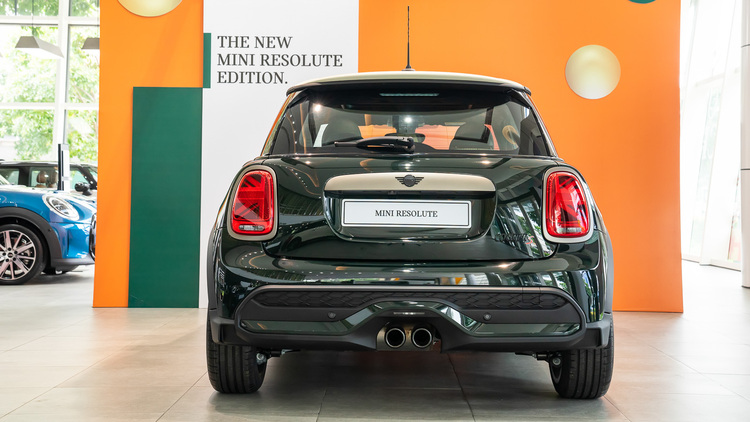 Xe "độc" MINI Cooper S 3-Cửa Resolute Edition 2023 báo giá từ 2,3 tỷ đồng Xe "độc" MINI Cooper S 3-Cửa Resolute Edition 2023 báo giá từ 2,3 tỷ đồng