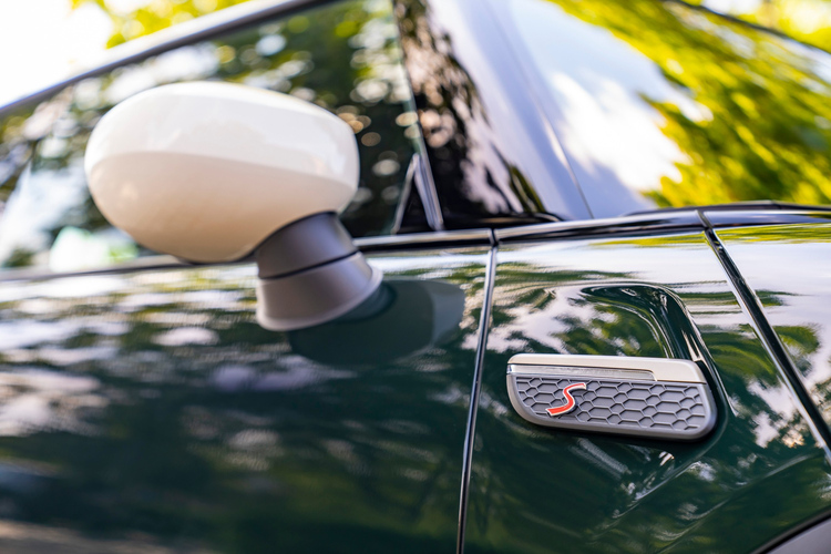 Xe "độc" MINI Cooper S 3-Cửa Resolute Edition 2023 báo giá từ 2,3 tỷ đồng Xe "độc" MINI Cooper S 3-Cửa Resolute Edition 2023 báo giá từ 2,3 tỷ đồng
