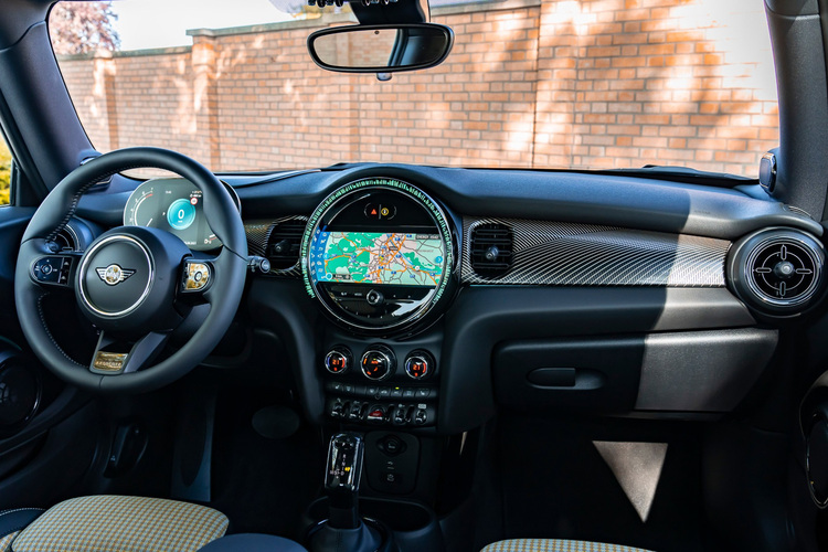 Xe "độc" MINI Cooper S 3-Cửa Resolute Edition 2023 báo giá từ 2,3 tỷ đồng Xe "độc" MINI Cooper S 3-Cửa Resolute Edition 2023 báo giá từ 2,3 tỷ đồng