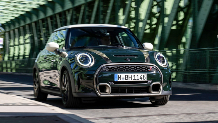 Xe "độc" MINI Cooper S 3-Cửa Resolute Edition 2023 báo giá từ 2,3 tỷ đồng Xe "độc" MINI Cooper S 3-Cửa Resolute Edition 2023 báo giá từ 2,3 tỷ đồng