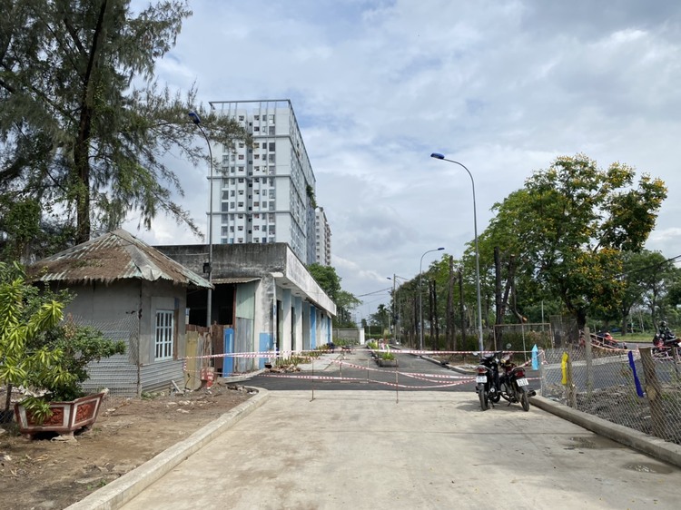 Nên mua Conic Skyway / Happy City hay Terra Rosa? Nên mua Conic Skyway / Happy City hay Terra Rosa?