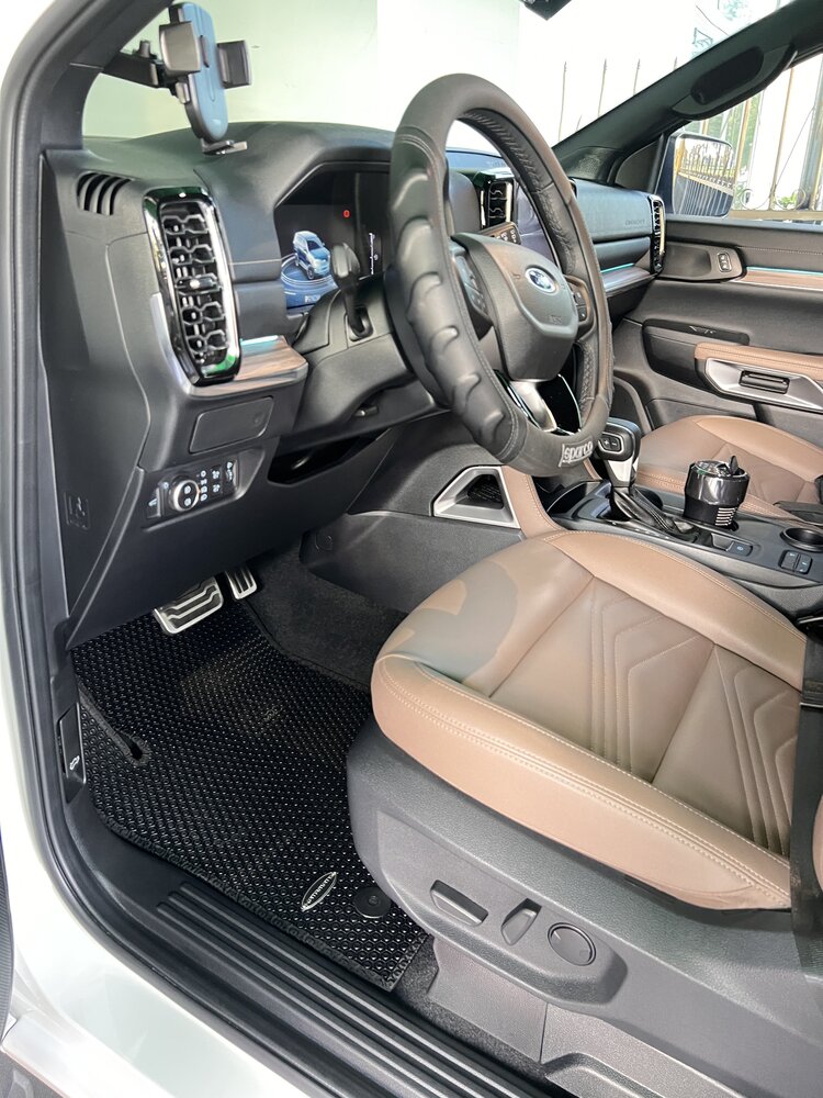 :::::: Ford Everest 2022 Ti 4x2 Next Gen Trắng nội thất Nâu siêu lướt ::::::: :::::: Ford Everest 2022 Ti 4x2 Next Gen Trắng nội thất Nâu siêu lướt :::::::