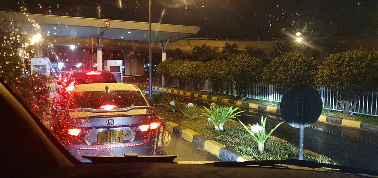 Sân bay Tân Sơn Nhất thí điểm thu phí không dừng từ 15/1 Sân bay Tân Sơn Nhất thí điểm thu phí không dừng từ 15/1