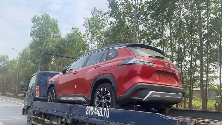 Toyota Corolla Cross GR Sport cập bến Malaysia: chờ ngày về Việt Nam