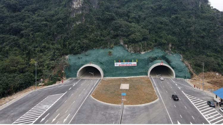 Ô tô từ 4 - 7 chỗ được lưu thông trên cao tốc Mai Sơn - quốc lộ 45 nếu QL1 kẹt xe