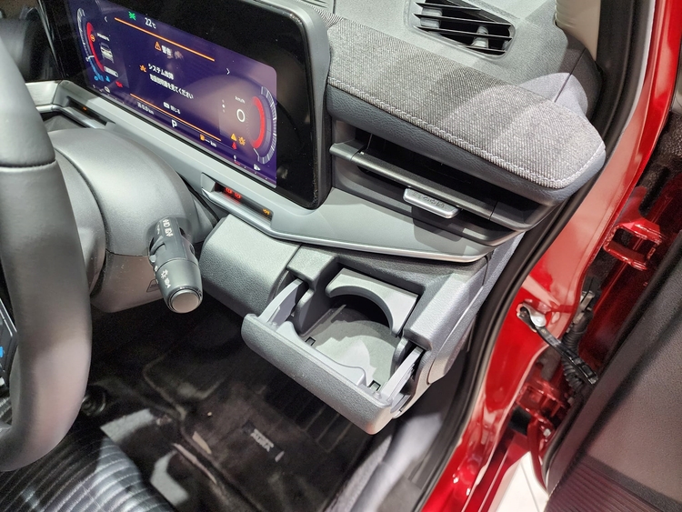 nissan-note-aura-e-power-17.jpg nissan-note-aura-e-power-17.jpg