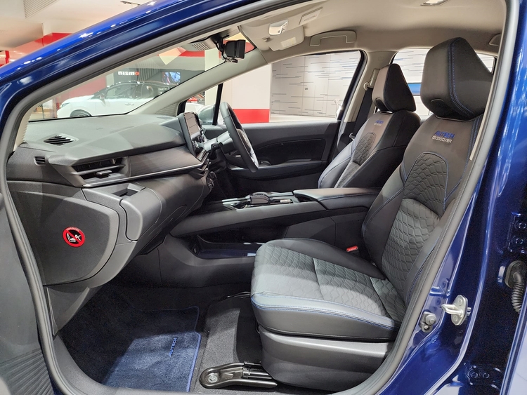 Xem ảnh thực tế Nissan NOTE e-Power, đối thủ của Toyota Yaris và Honda City hatchback