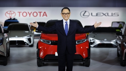 Akio-Toyoda_925x520.jpg