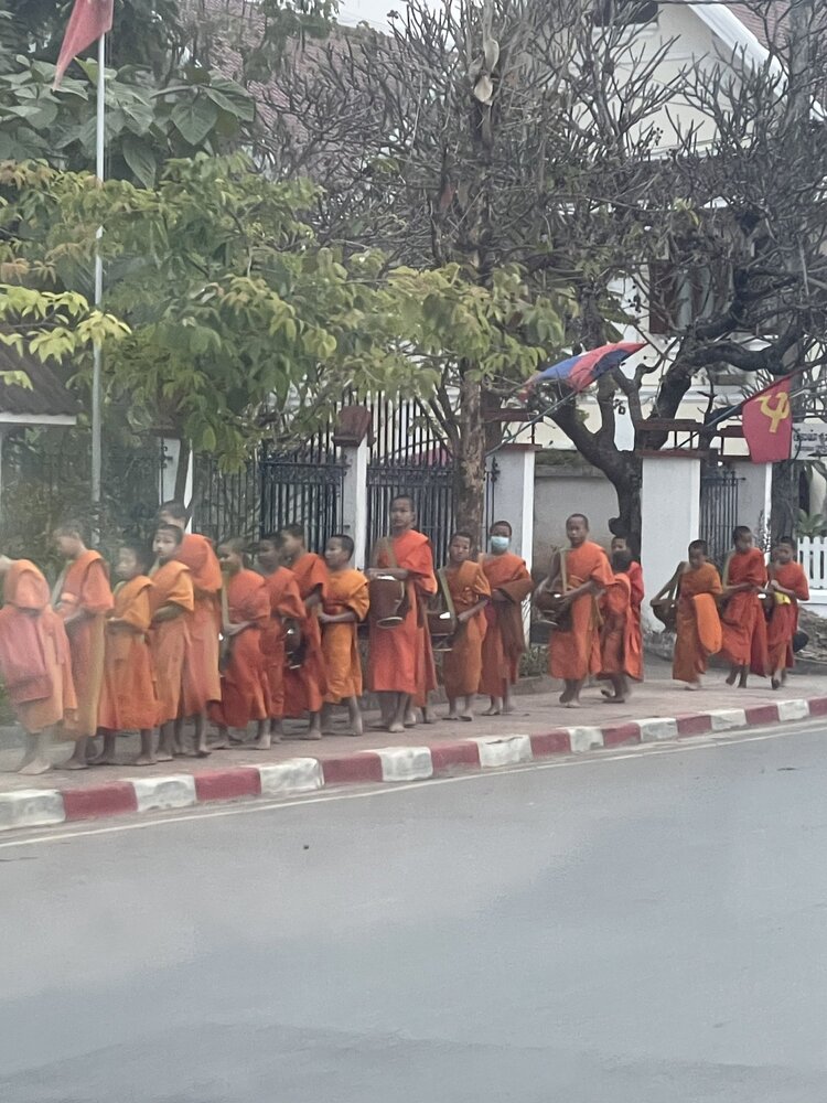 Chia sẻ kinh nghiệm du lịch tự lái ô tô đi Lào Chia sẻ kinh nghiệm du lịch tự lái ô tô đi Lào