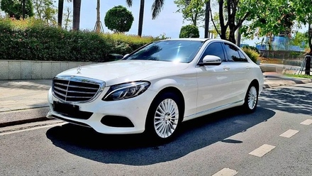 Mercedes C-Class 2016.jpg