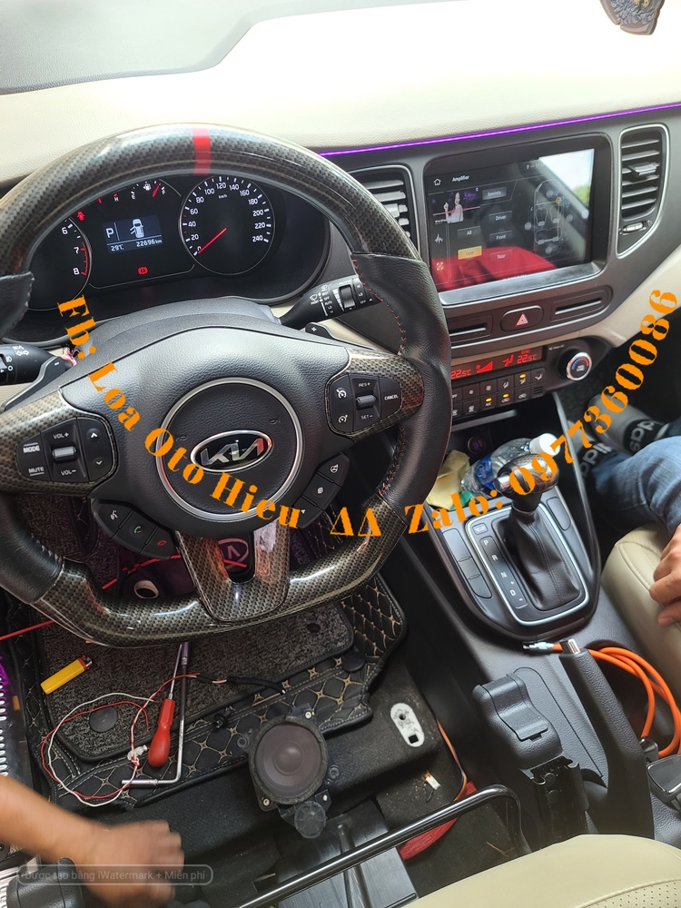 Kia Rondo nâng cấp âm thanh cơ bản dòng sản phẩm phân khúc xe cao cấp.