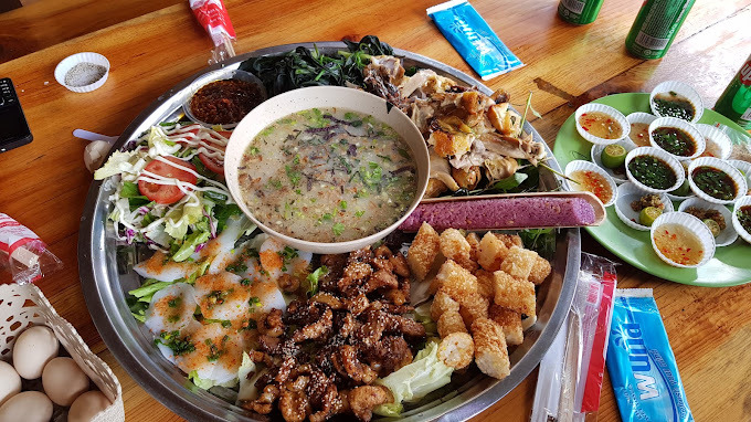 Tại Đà Lạt Ăn đồ rừng, cơm lam - gà nướng ở quán nào ngon? Tại Đà Lạt Ăn đồ rừng, cơm lam - gà nướng ở quán nào ngon?