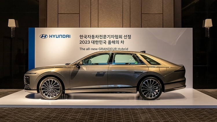 Vượt qua BMW i7, Hyundai Grandeur Hybrid là Xe của năm Hàn Quốc 2023
