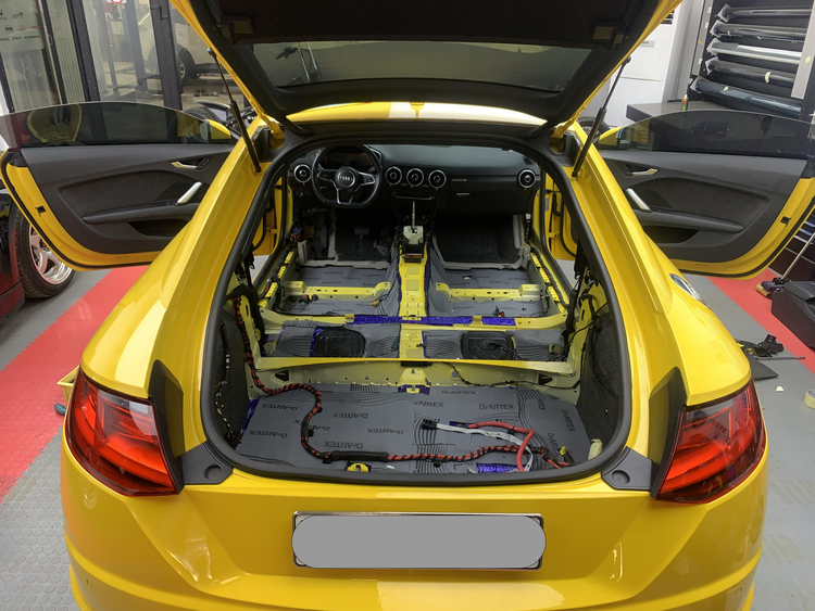 Audi TT Thi Công Cách Âm Full Xe Với Vật Liệu DrARTEX Dòng Cao Cấp Skyline