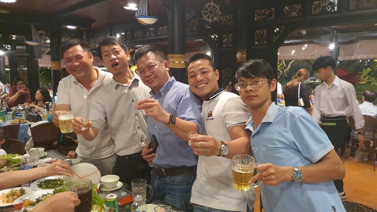 Tiệc họp mặt Tân Niên anh em về quê Tết 2023 Tiệc họp mặt Tân Niên anh em về quê Tết 2023