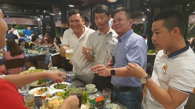 Tiệc họp mặt Tân Niên anh em về quê Tết 2023 Tiệc họp mặt Tân Niên anh em về quê Tết 2023